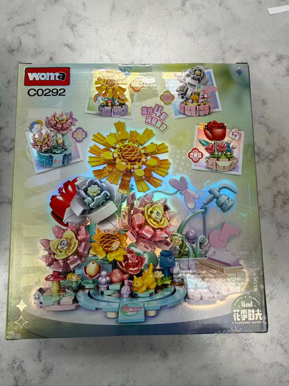 Woma Blossom Flower Bouquet Toy with Vase